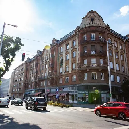 2 Bedroom Apartamento